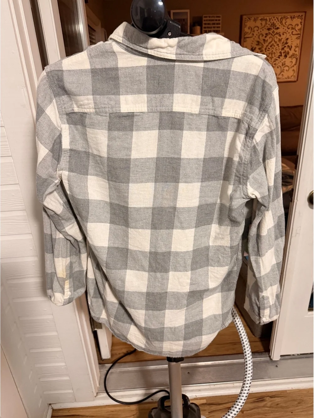 Sonoma gray and white plaid long sleeve shirt